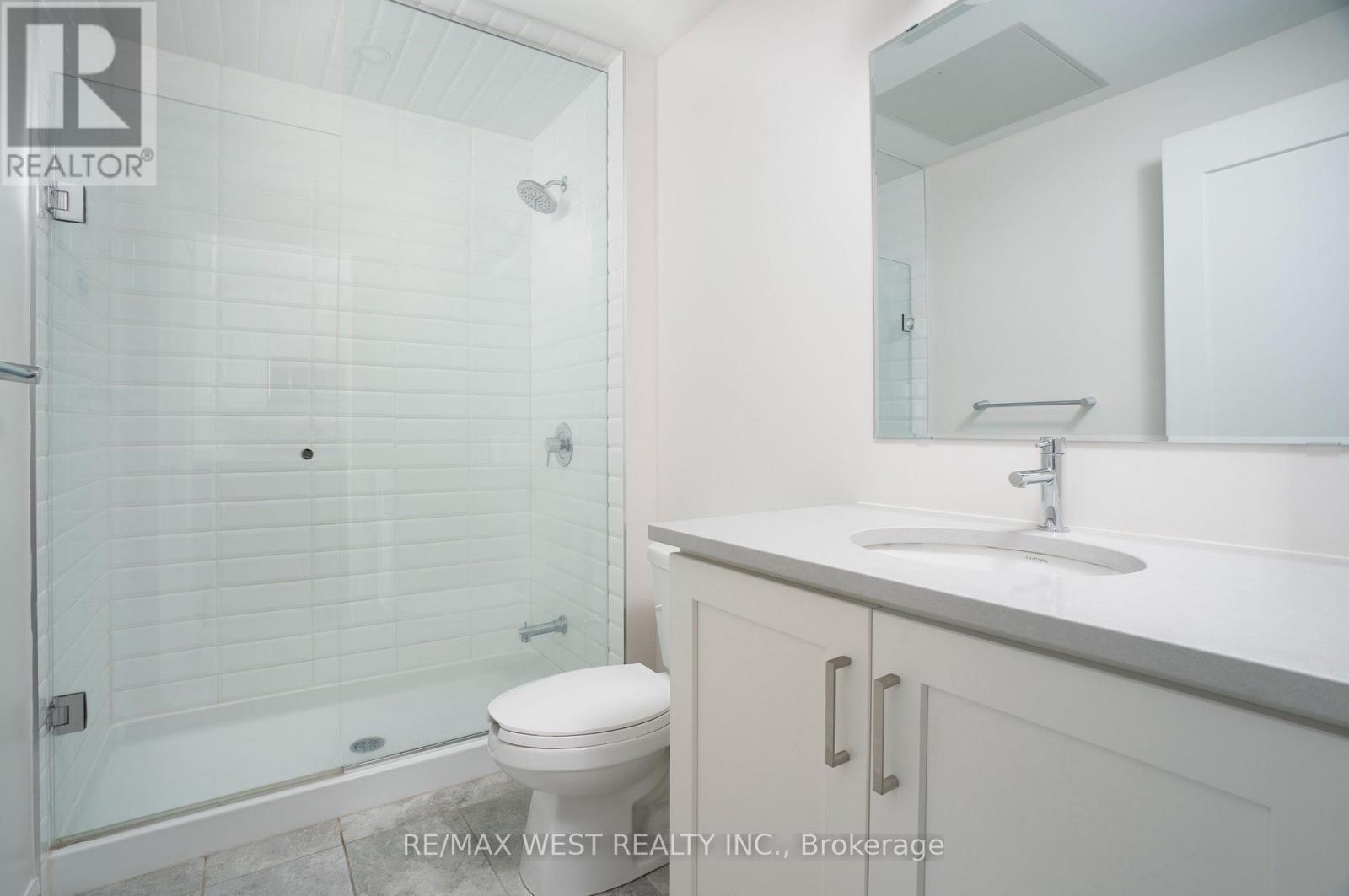 133 - 102 Grovewood Common, Oakville, ON - Indoor Photo Showing Bathroom