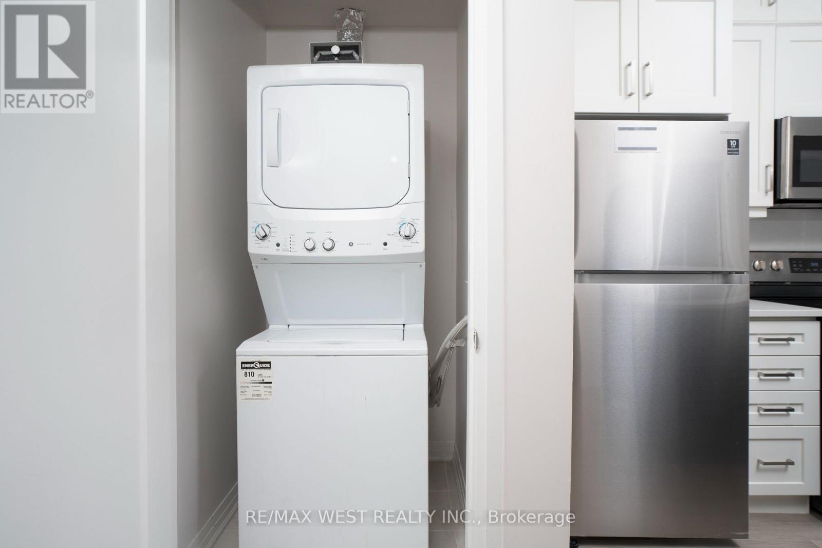 133 - 102 Grovewood Common, Oakville, ON - Indoor Photo Showing Laundry Room