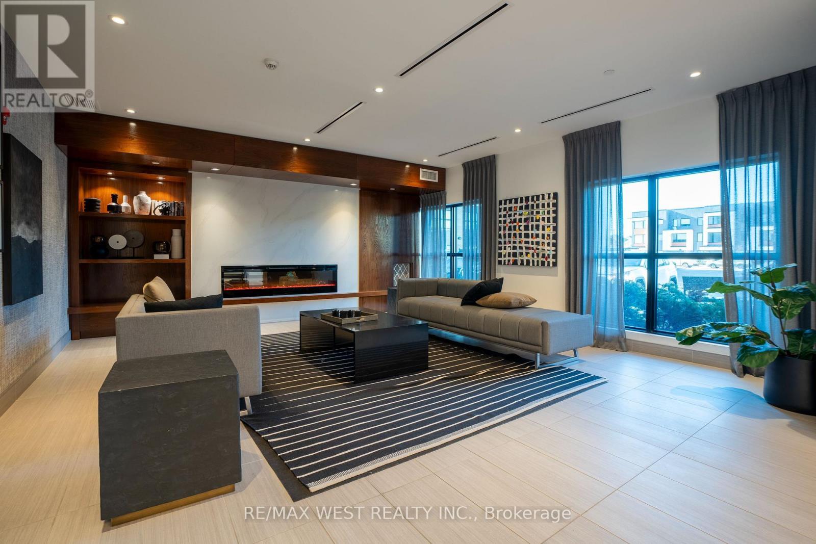 133 - 102 Grovewood Common, Oakville, ON - Indoor