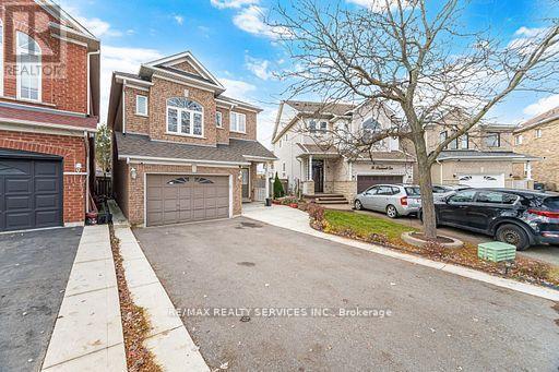 34 Bramoak Crescent, Brampton, ON - Outdoor With Facade