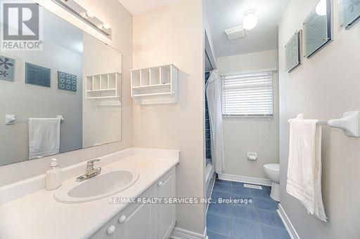 34 Bramoak Crescent, Brampton, ON - Indoor Photo Showing Bathroom