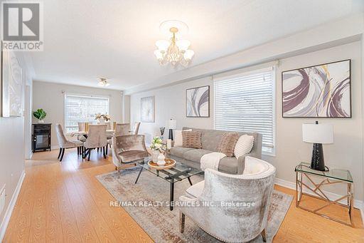 34 Bramoak Crescent, Brampton, ON - Indoor Photo Showing Living Room