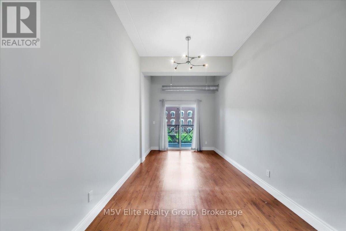 302 - 150 Colborne Street, Brantford, ON - Indoor Photo Showing Other Room