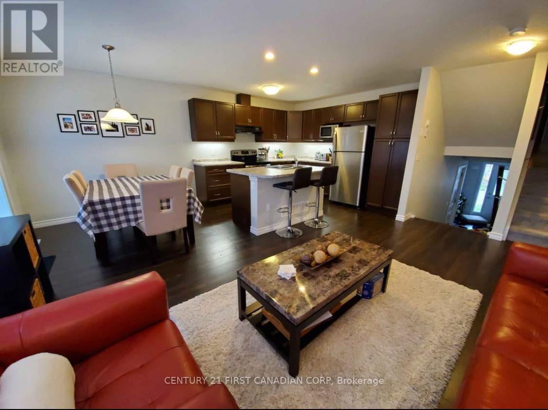 12 - 3399 Castle Rock Place, London South (South W), ON - Indoor Photo Showing Living Room