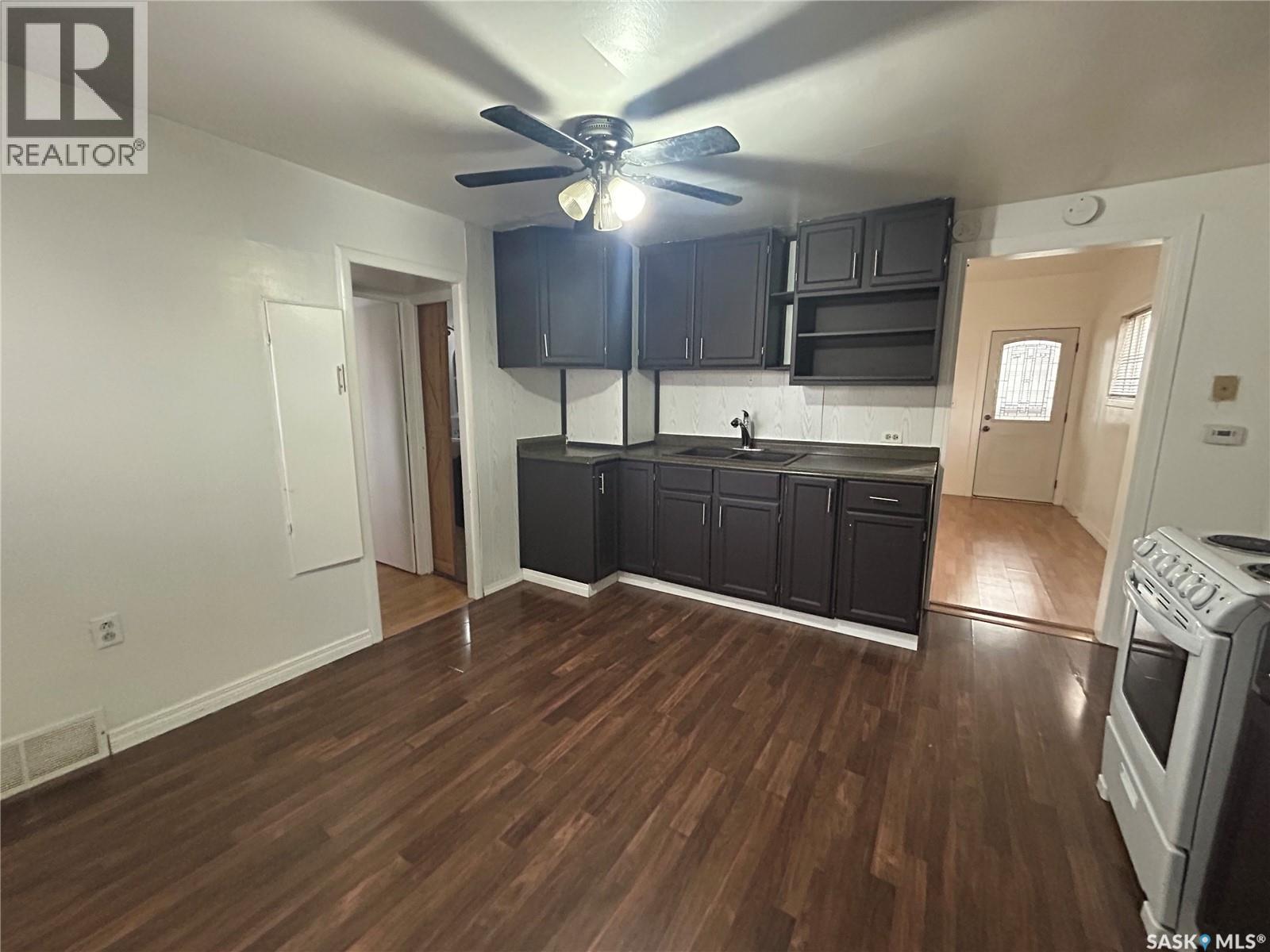 1042 Coteau Street W, Moose Jaw, SK - Indoor