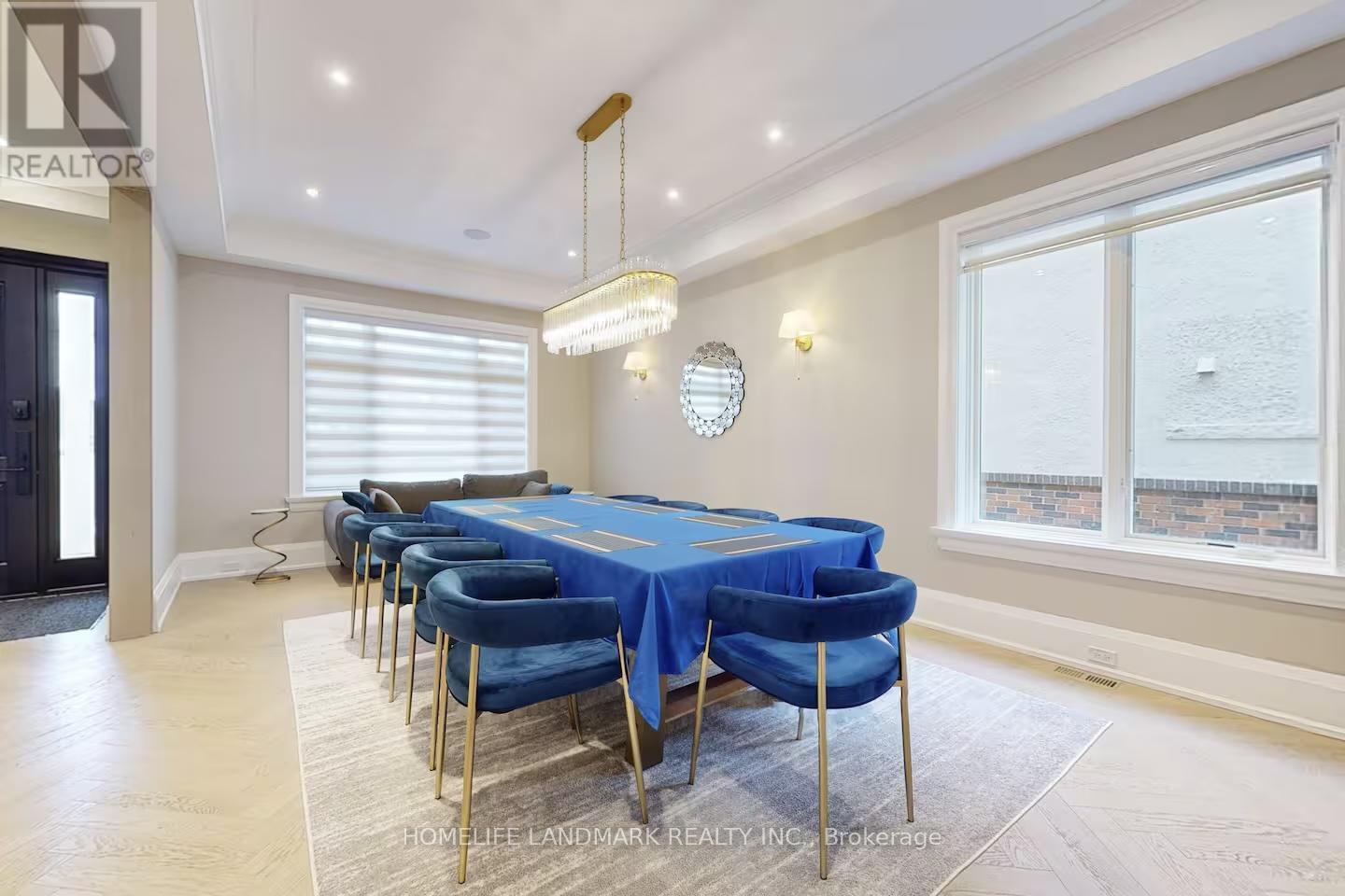 18 Burnhamthorpe Park Boulevard, Toronto, ON - Indoor Photo Showing Other Room