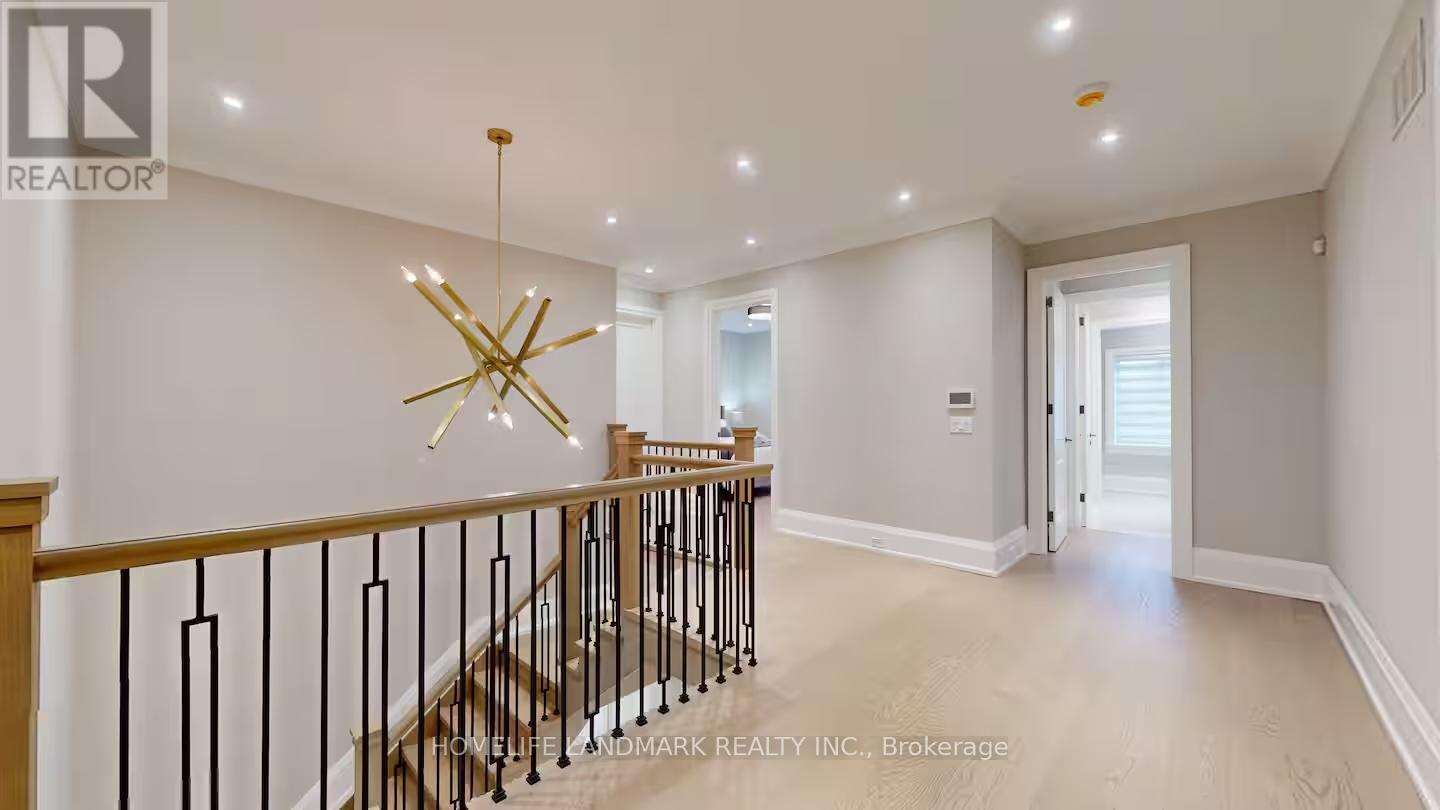 18 Burnhamthorpe Park Boulevard, Toronto, ON - Indoor Photo Showing Other Room