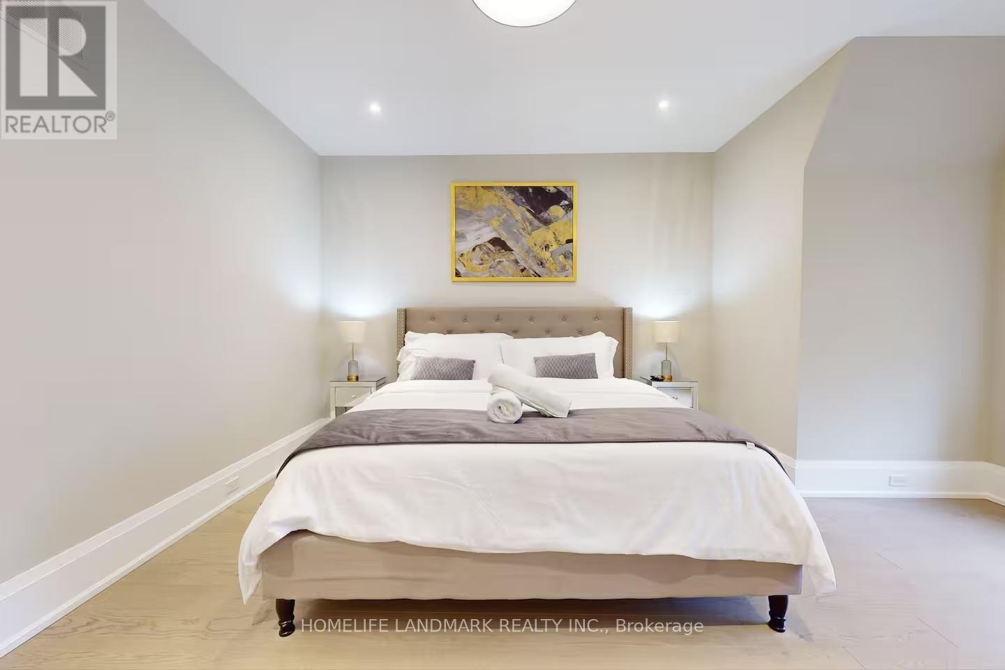 18 Burnhamthorpe Park Boulevard, Toronto, ON - Indoor Photo Showing Bedroom
