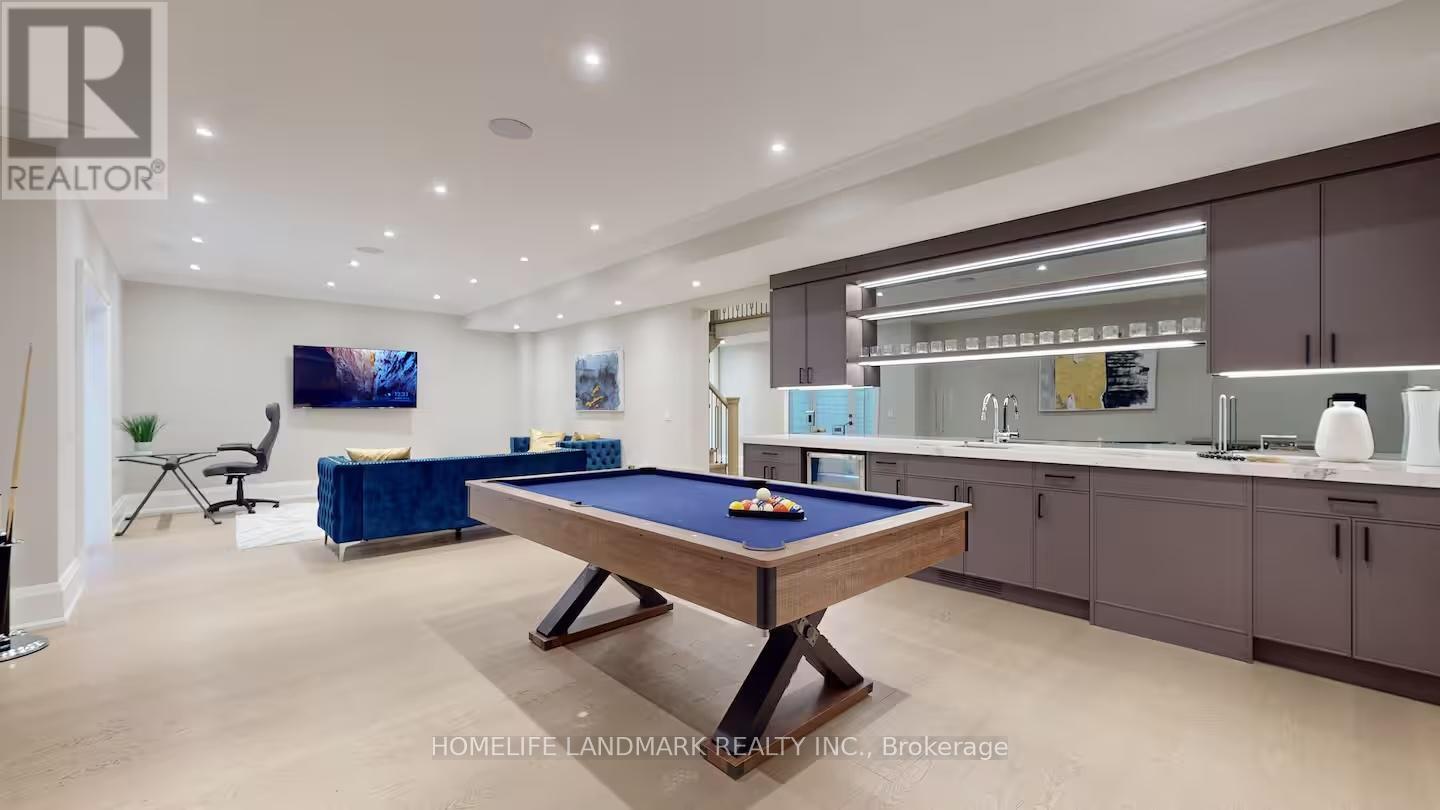 18 Burnhamthorpe Park Boulevard, Toronto, ON - Indoor Photo Showing Other Room