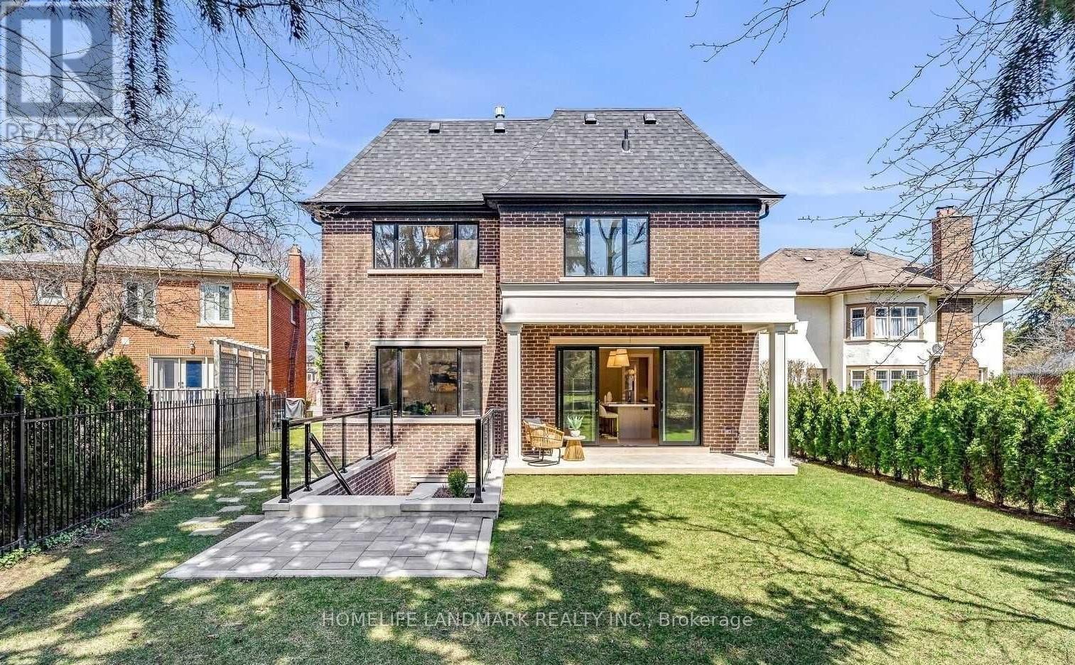 18 Burnhamthorpe Park Boulevard, Toronto, ON - Outdoor