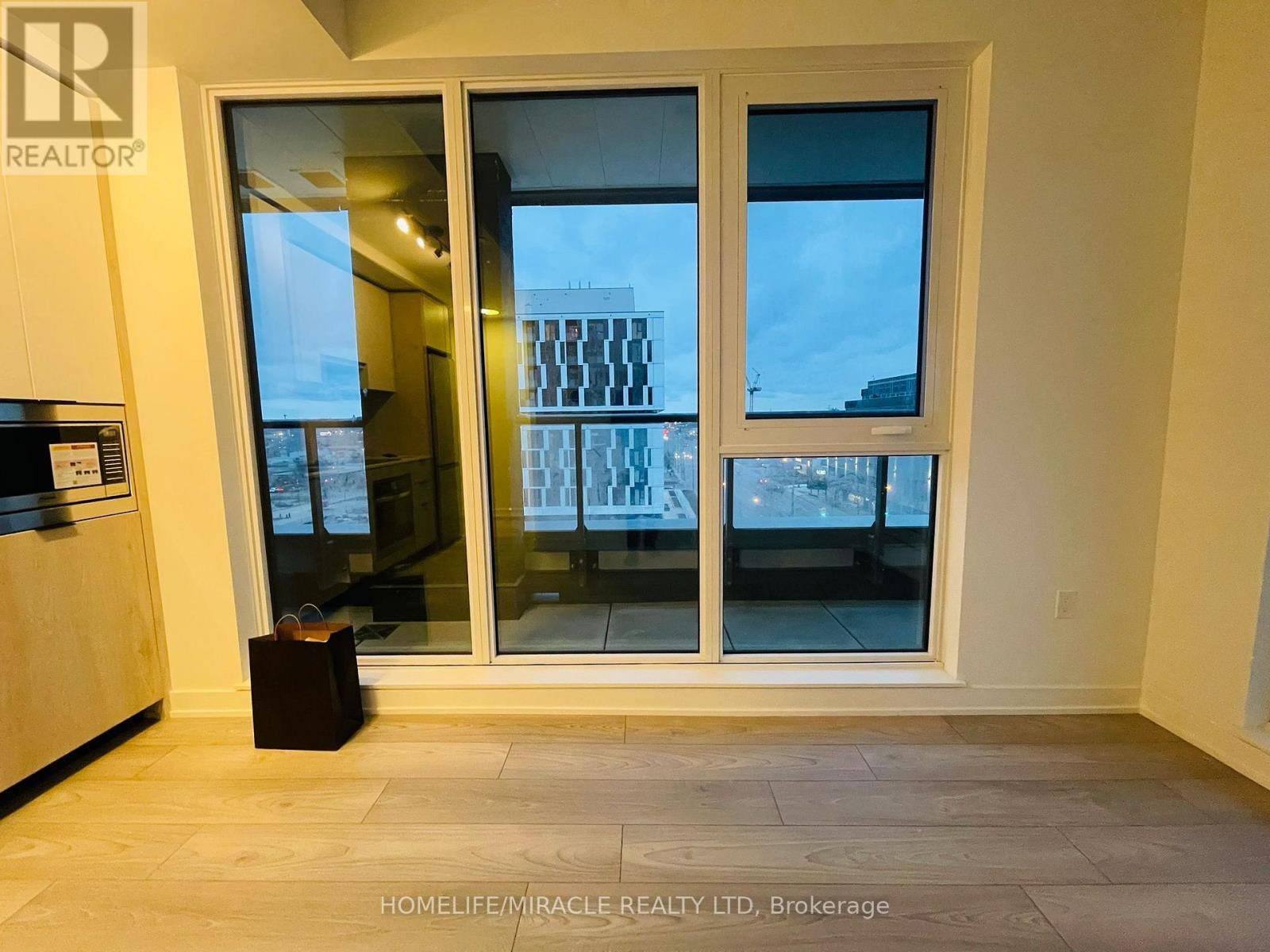 628 - 1007 The Queensway, Toronto, ON - Indoor Photo Showing Other Room