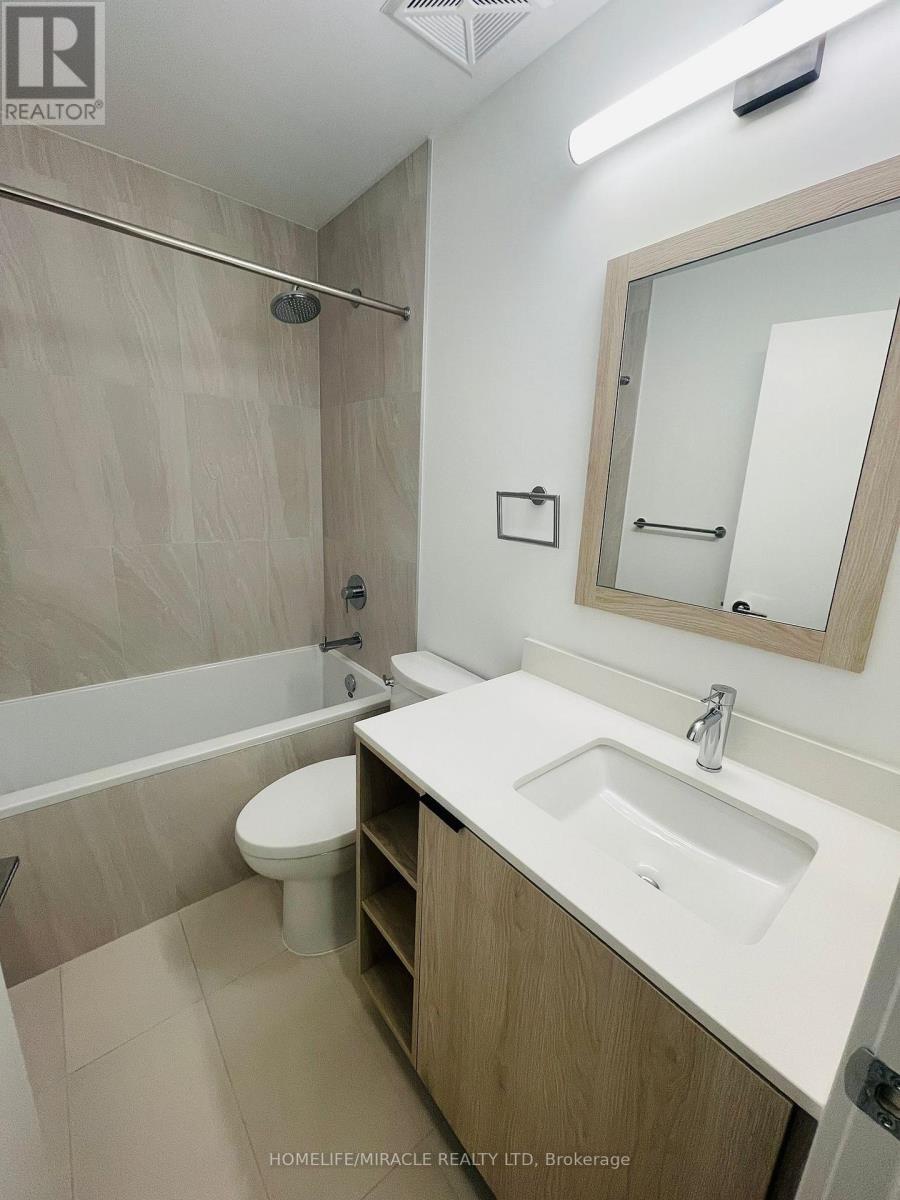 628 - 1007 The Queensway, Toronto, ON - Indoor Photo Showing Bathroom