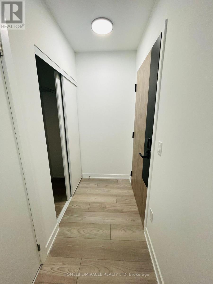 628 - 1007 The Queensway, Toronto, ON - Indoor Photo Showing Other Room