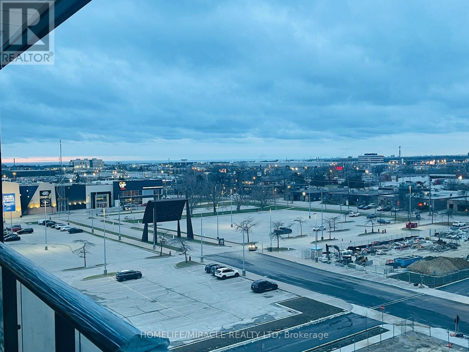 628 - 1007 The Queensway, Toronto, ON - Outdoor With View