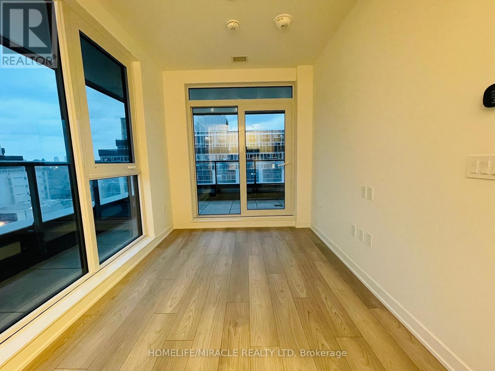 628 - 1007 The Queensway, Toronto, ON - Indoor Photo Showing Other Room