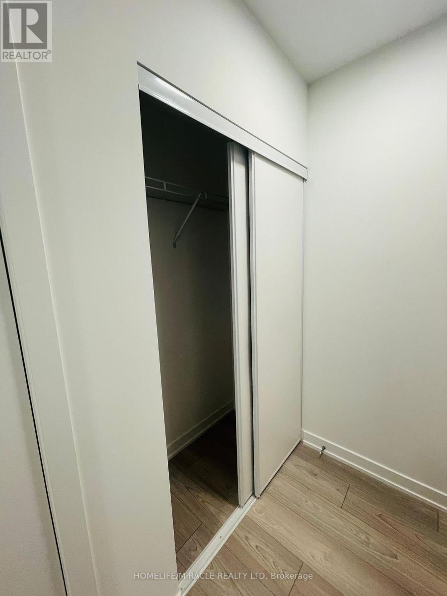 628 - 1007 The Queensway, Toronto, ON - Indoor Photo Showing Other Room