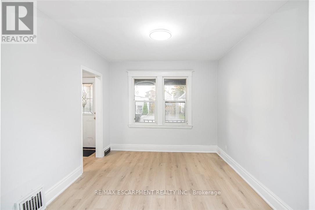 8 Leeds Street, Hamilton, ON - Indoor Photo Showing Other Room