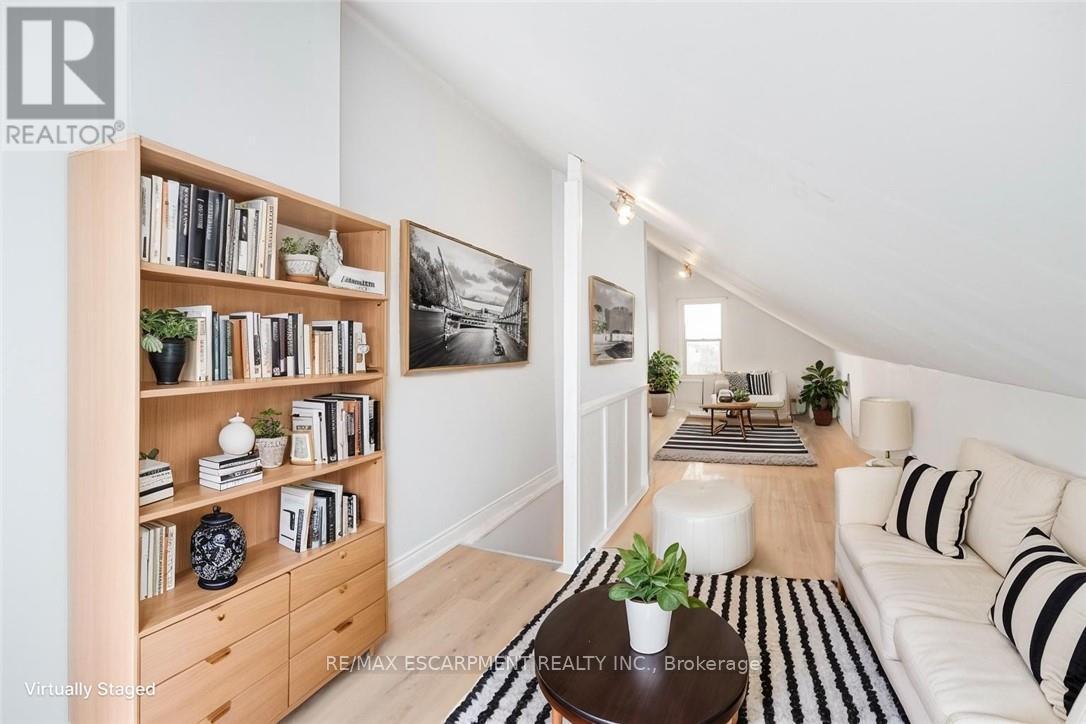 VIRTUALLY STAGED - 8 Leeds Street, Hamilton, ON - Indoor