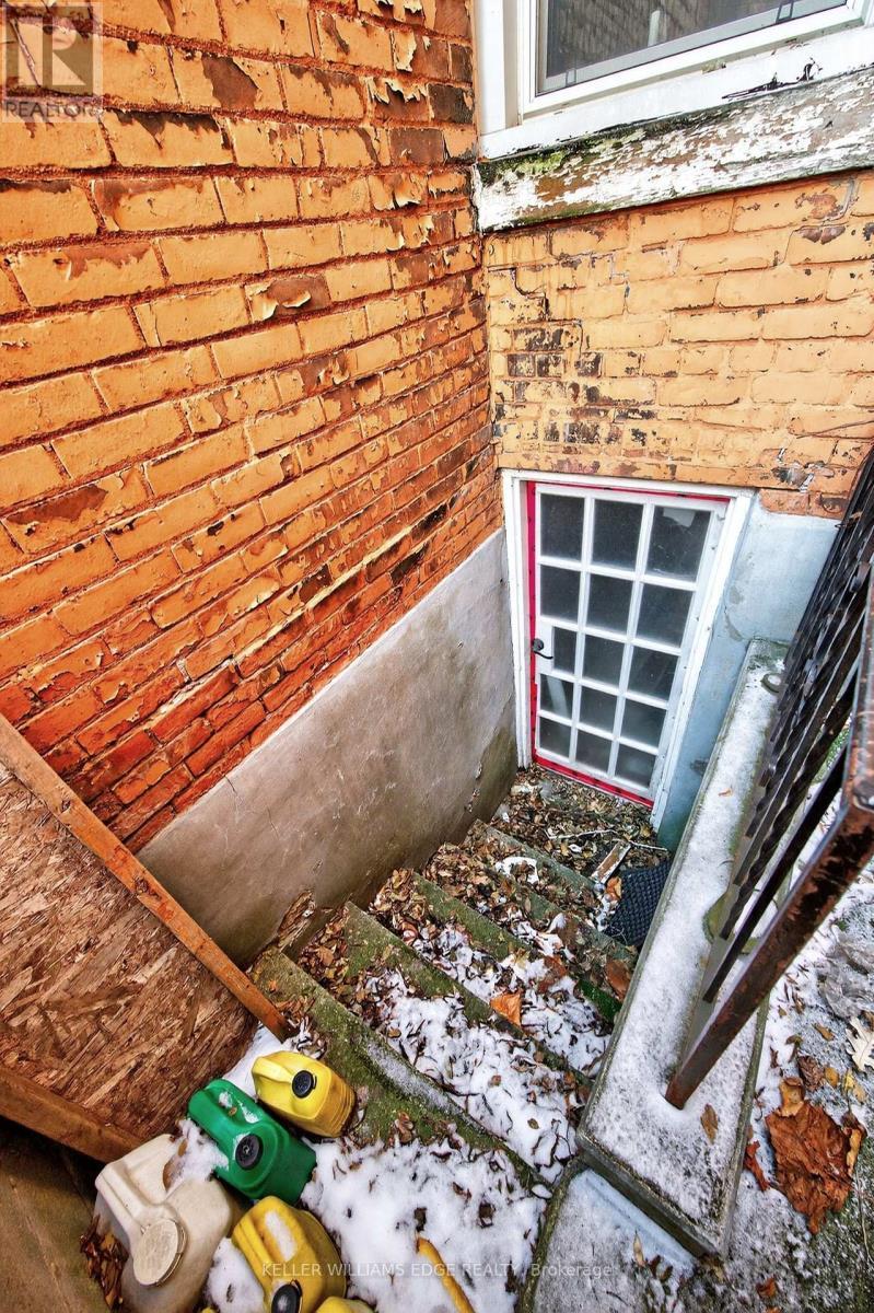 19 Morden Street, Hamilton, ON - Outdoor