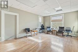 Com space: Lots of windows -