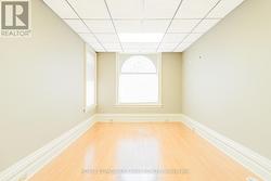 Com space: Tandem office on left facing street -