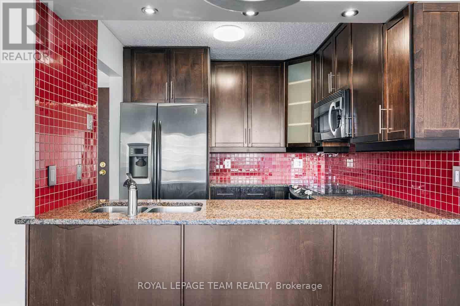 504 - 154 Nelson Street, Ottawa, ON - Indoor Photo Showing Kitchen With Double Sink