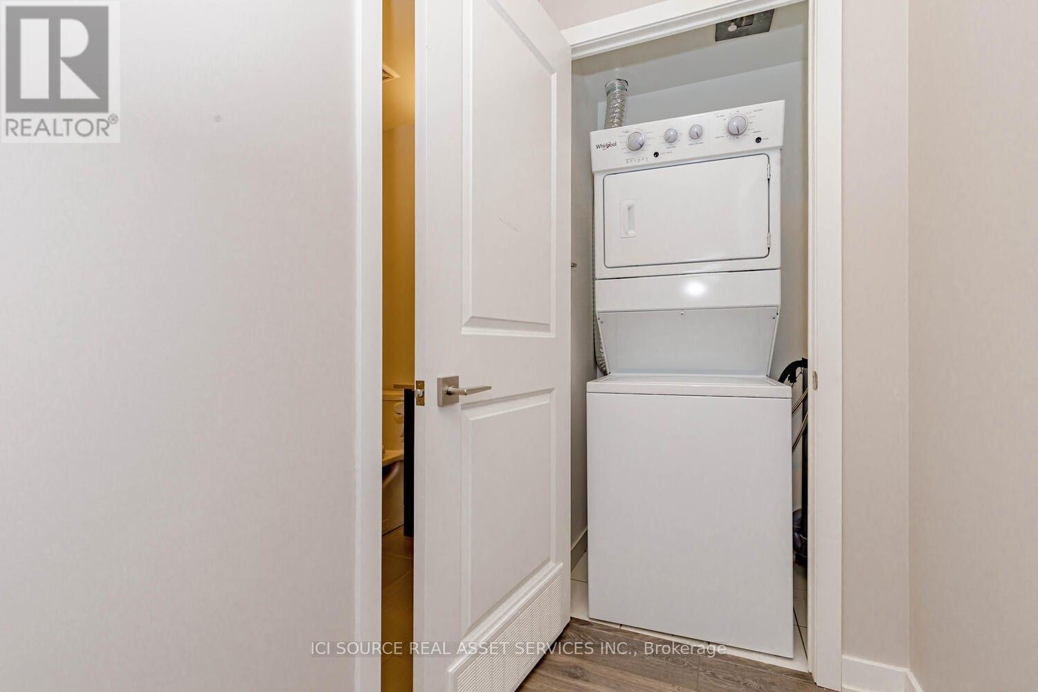 1001 - 4655 Glen Erin Drive, Mississauga, ON - Indoor Photo Showing Laundry Room
