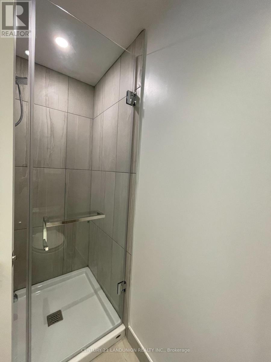 2201 - 195 Redpath Avenue, Toronto, ON - Indoor Photo Showing Bathroom