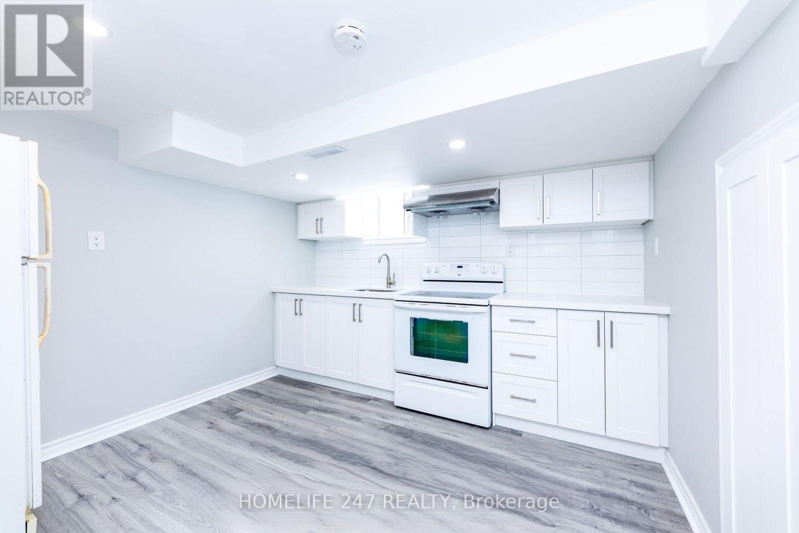 12 Kells Avenue, Toronto, ON - Indoor Photo Showing Kitchen