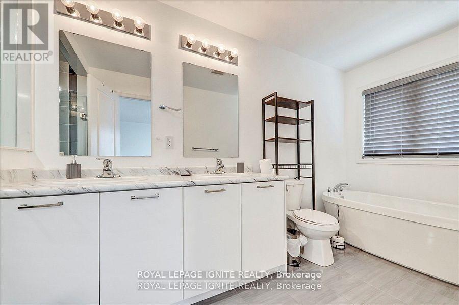 35 Peter Hogg Court, Whitby, ON - Indoor Photo Showing Bathroom