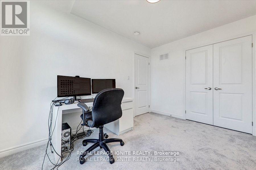 35 Peter Hogg Court, Whitby, ON - Indoor Photo Showing Office