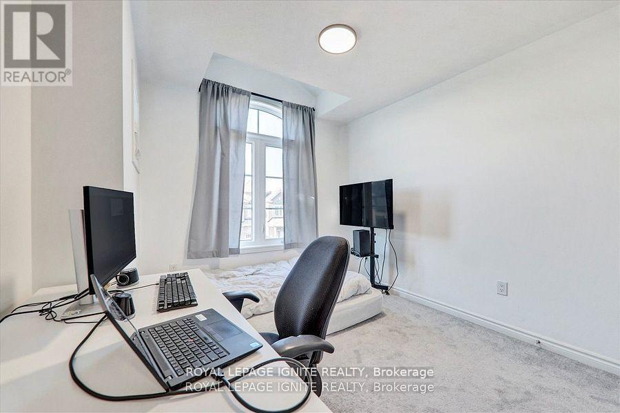 35 Peter Hogg Court, Whitby, ON - Indoor Photo Showing Office