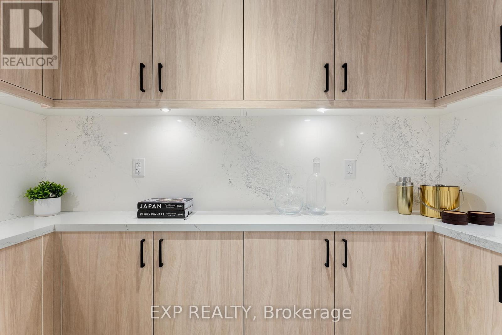 418 - 399 Royal Orchard Boulevard, Markham, ON - Indoor Photo Showing Kitchen