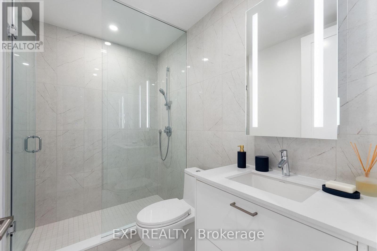 418 - 399 Royal Orchard Boulevard, Markham, ON - Indoor Photo Showing Bathroom
