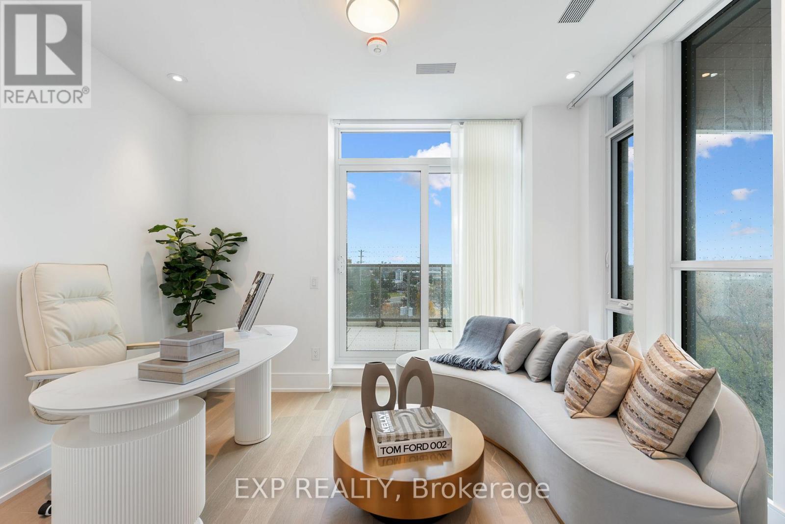 418 - 399 Royal Orchard Boulevard, Markham, ON - Indoor