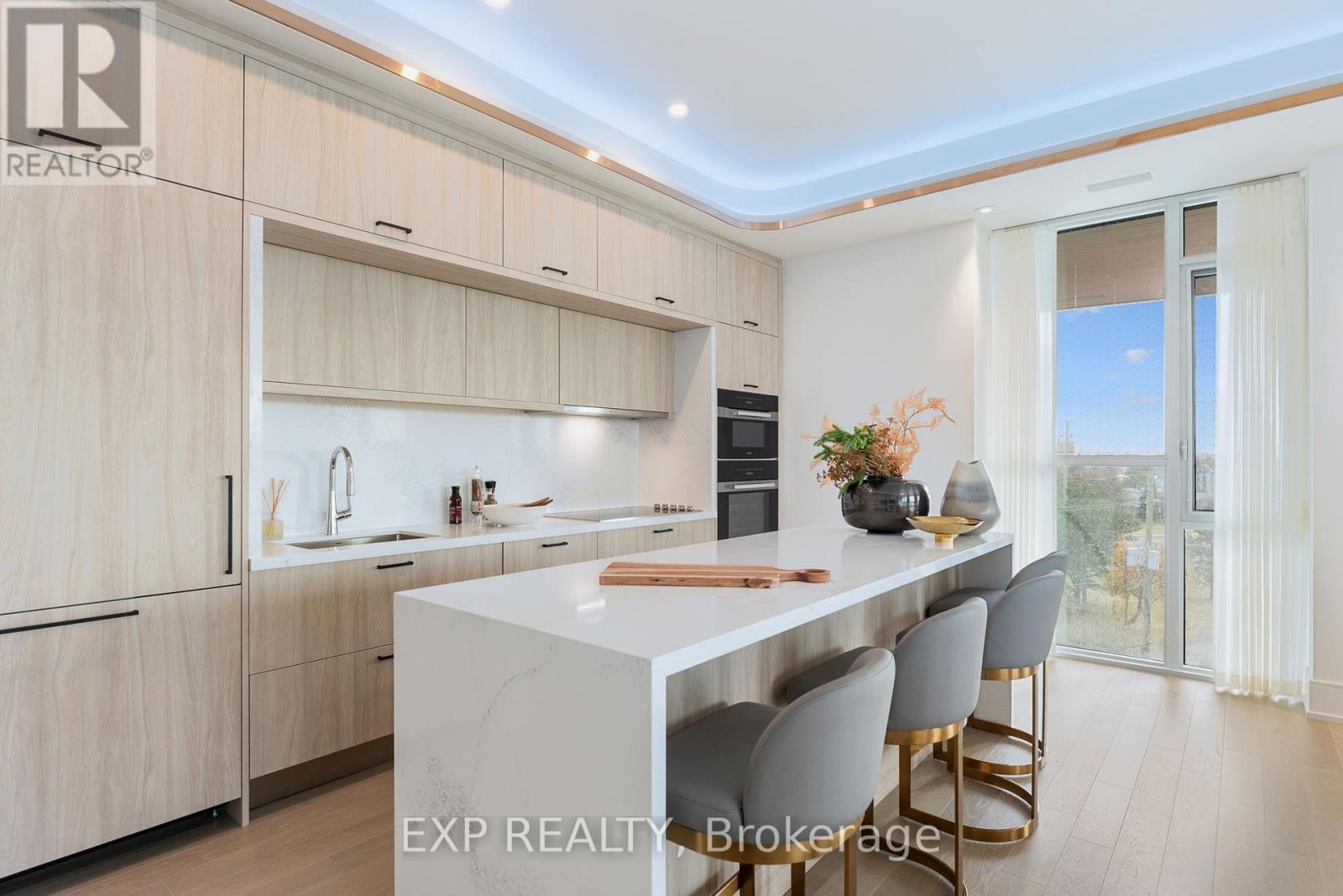 418 - 399 Royal Orchard Boulevard, Markham, ON - Indoor Photo Showing Kitchen With Upgraded Kitchen