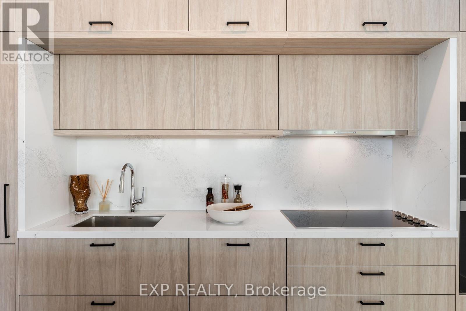 418 - 399 Royal Orchard Boulevard, Markham, ON - Indoor Photo Showing Kitchen