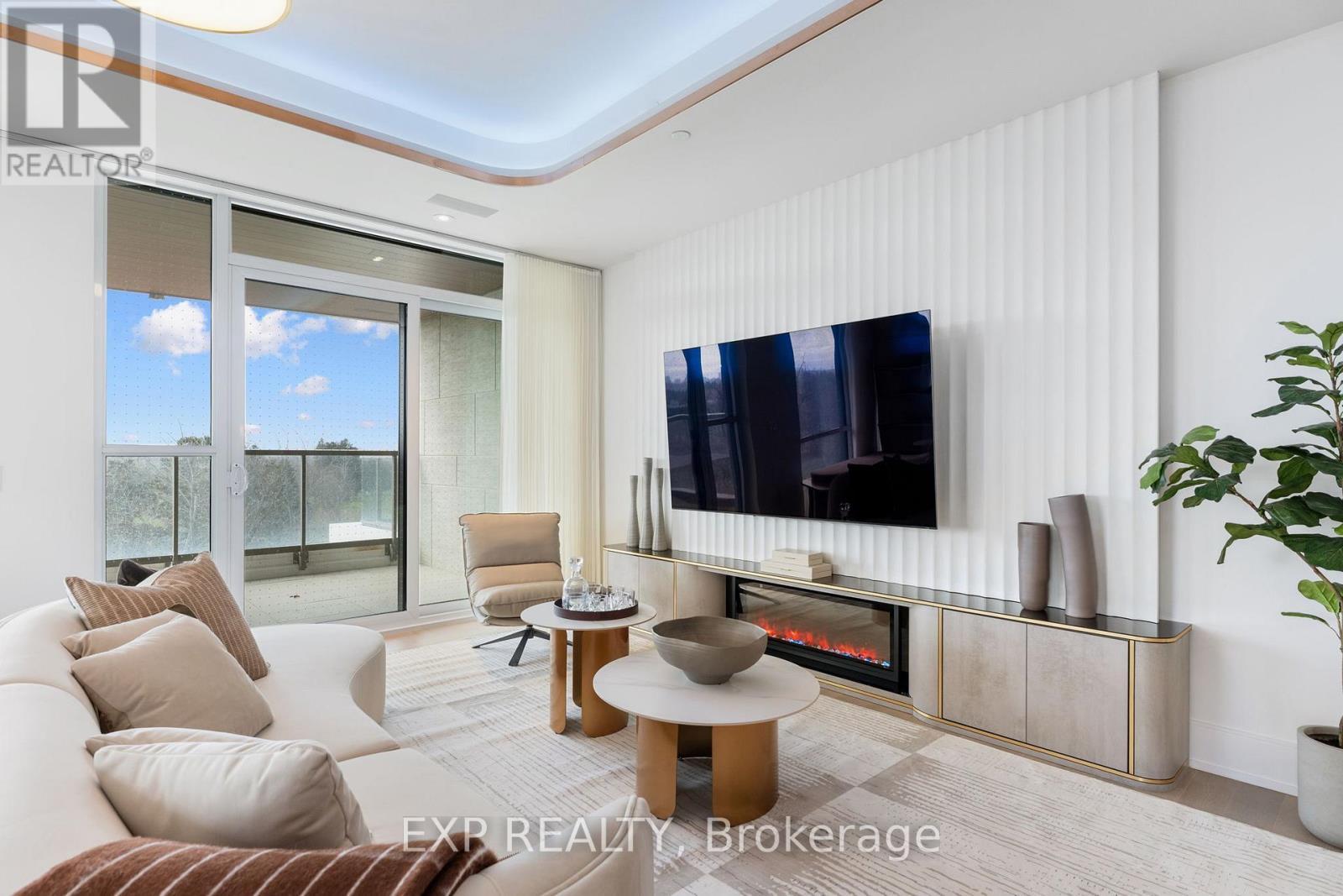 418 - 399 Royal Orchard Boulevard, Markham, ON - Indoor Photo Showing Living Room