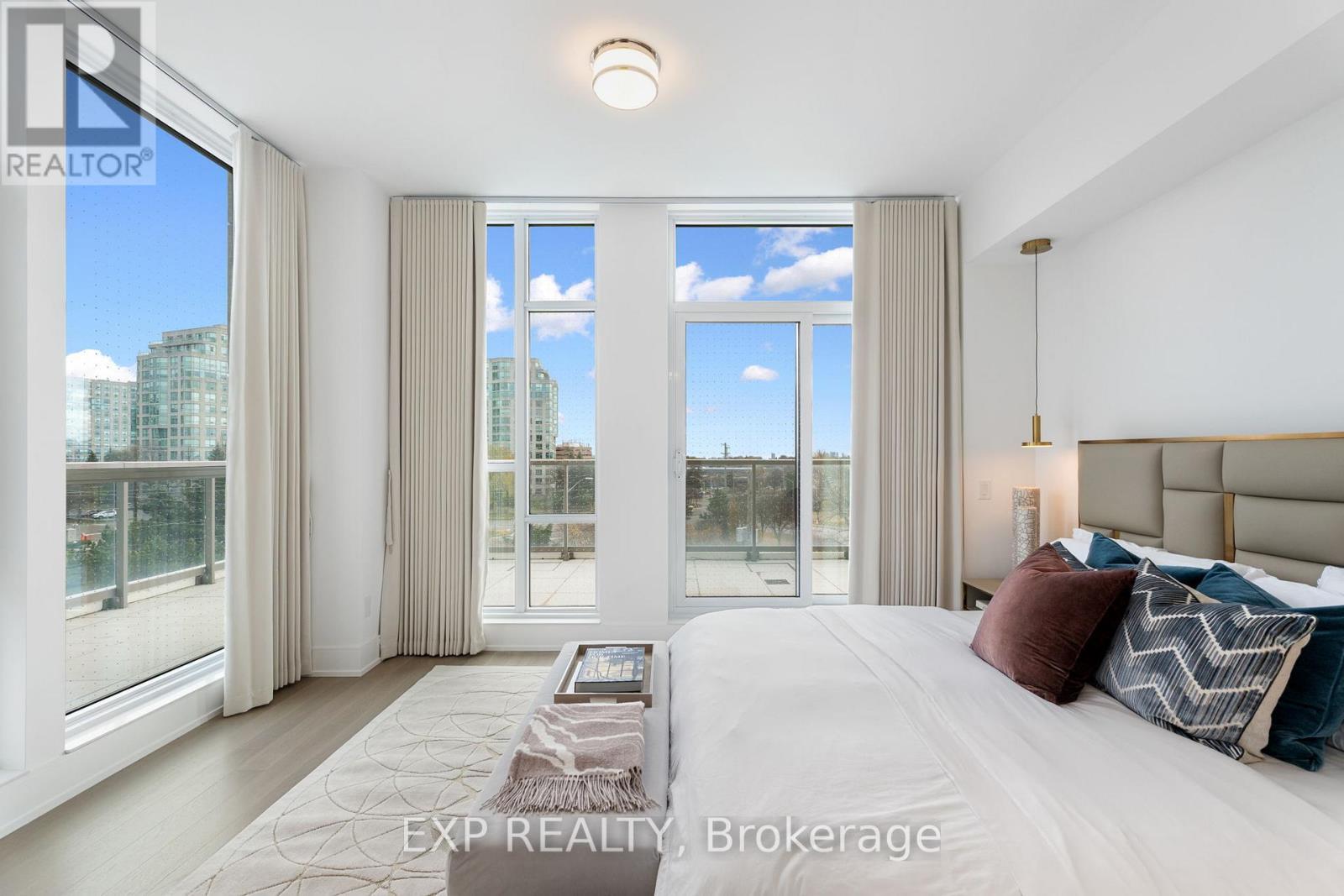 418 - 399 Royal Orchard Boulevard, Markham, ON - Indoor Photo Showing Bedroom