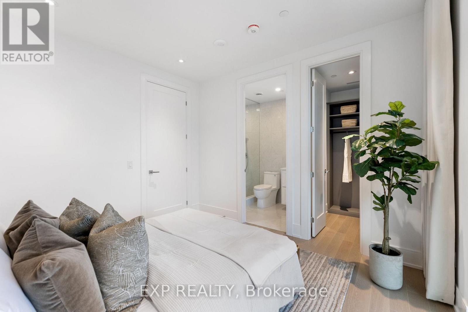 418 - 399 Royal Orchard Boulevard, Markham, ON - Indoor