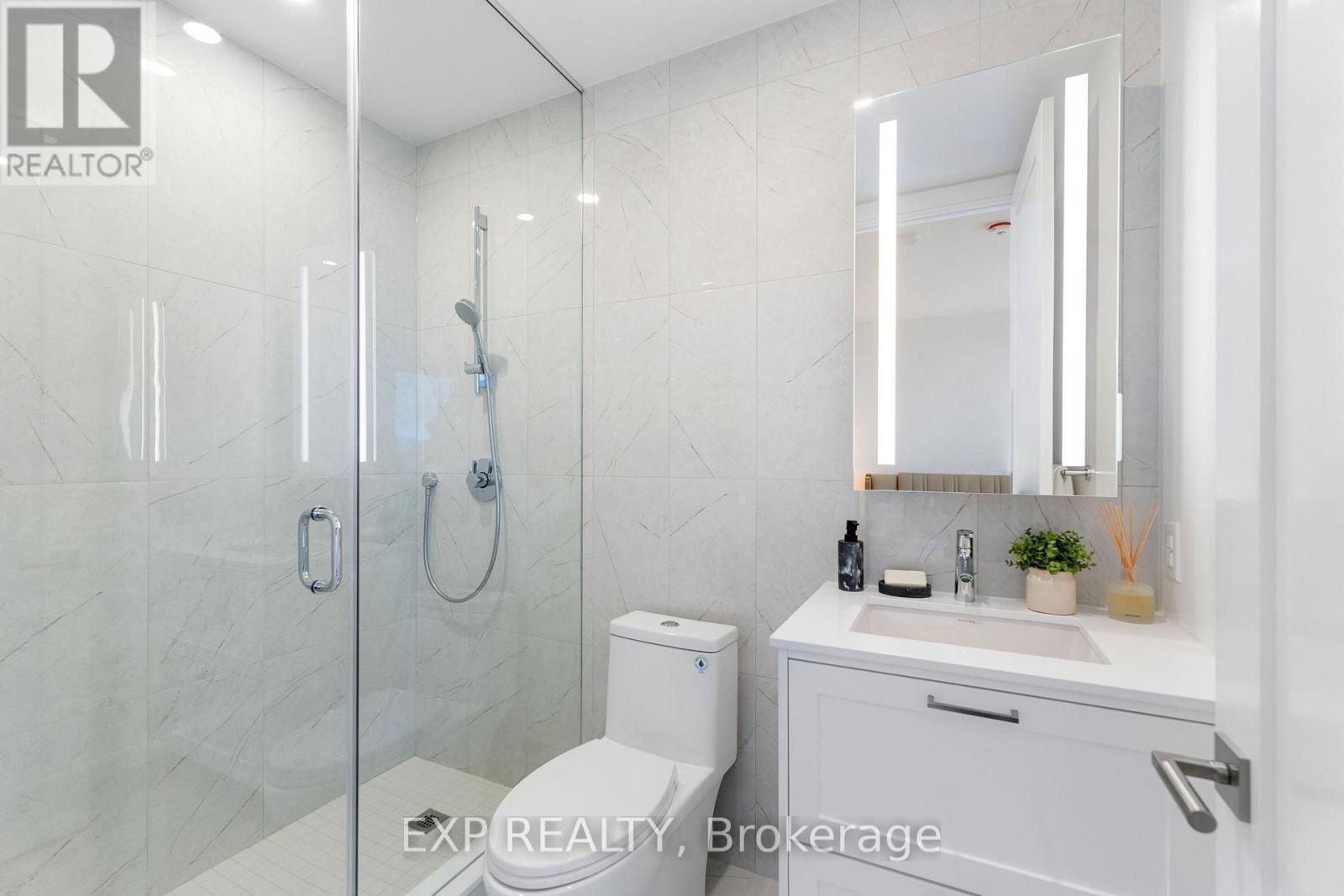 418 - 399 Royal Orchard Boulevard, Markham, ON - Indoor Photo Showing Bathroom