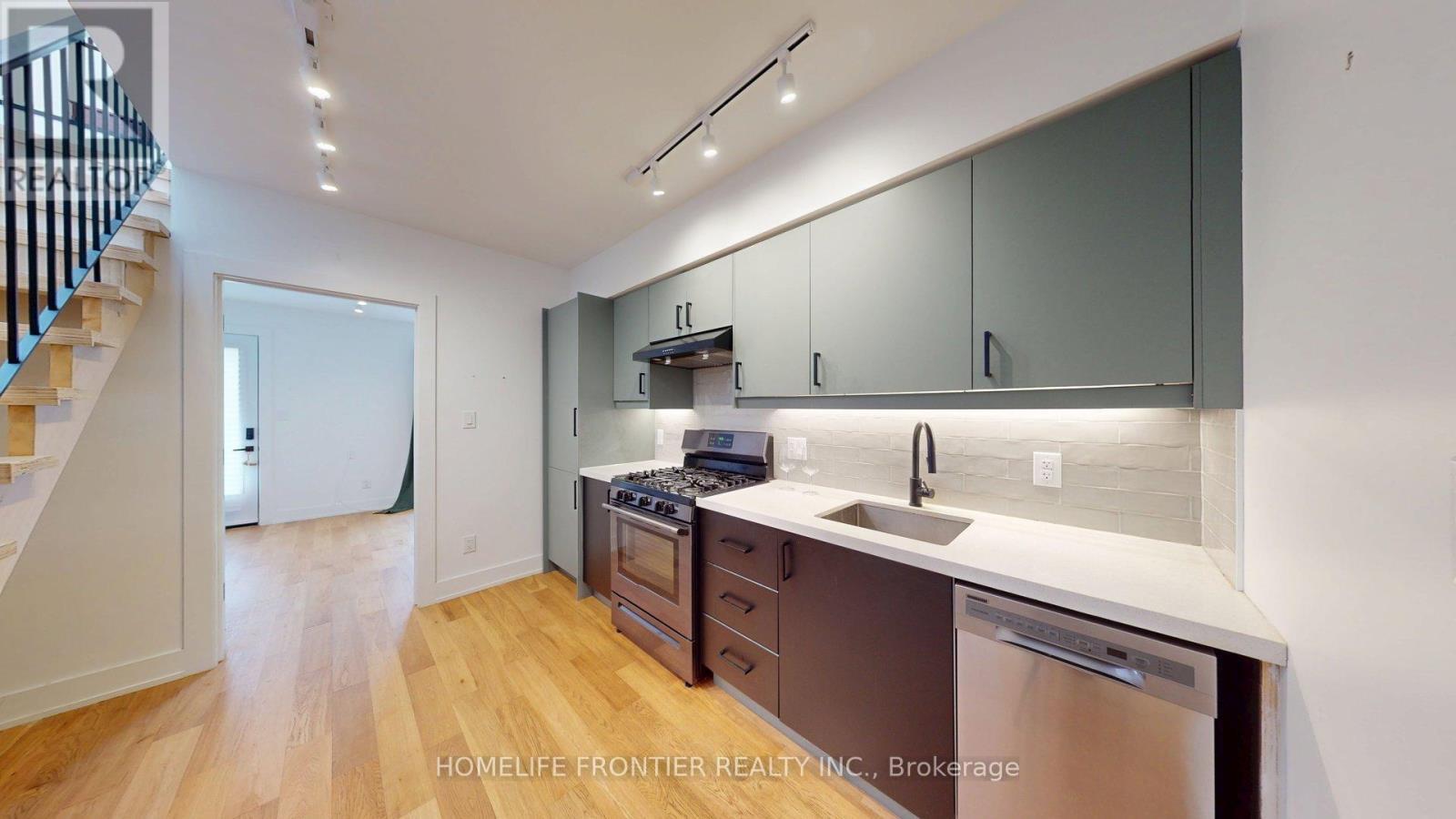 5 - 197 Hallam Street, Toronto, ON - Indoor Photo Showing Kitchen
