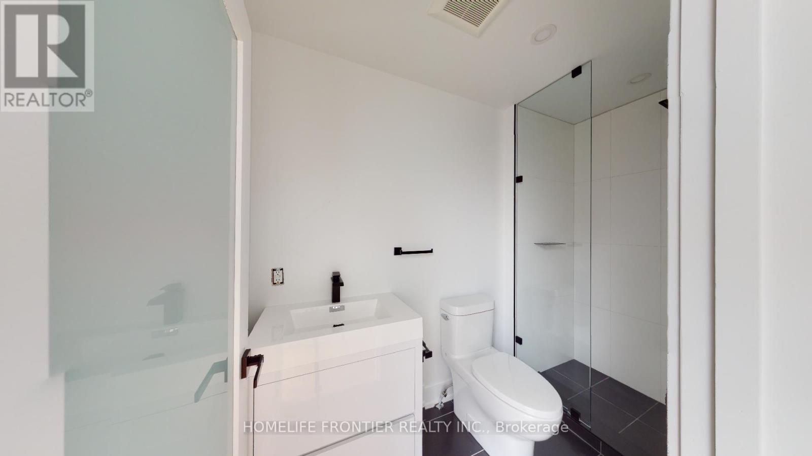 5 - 197 Hallam Street, Toronto, ON - Indoor Photo Showing Bathroom