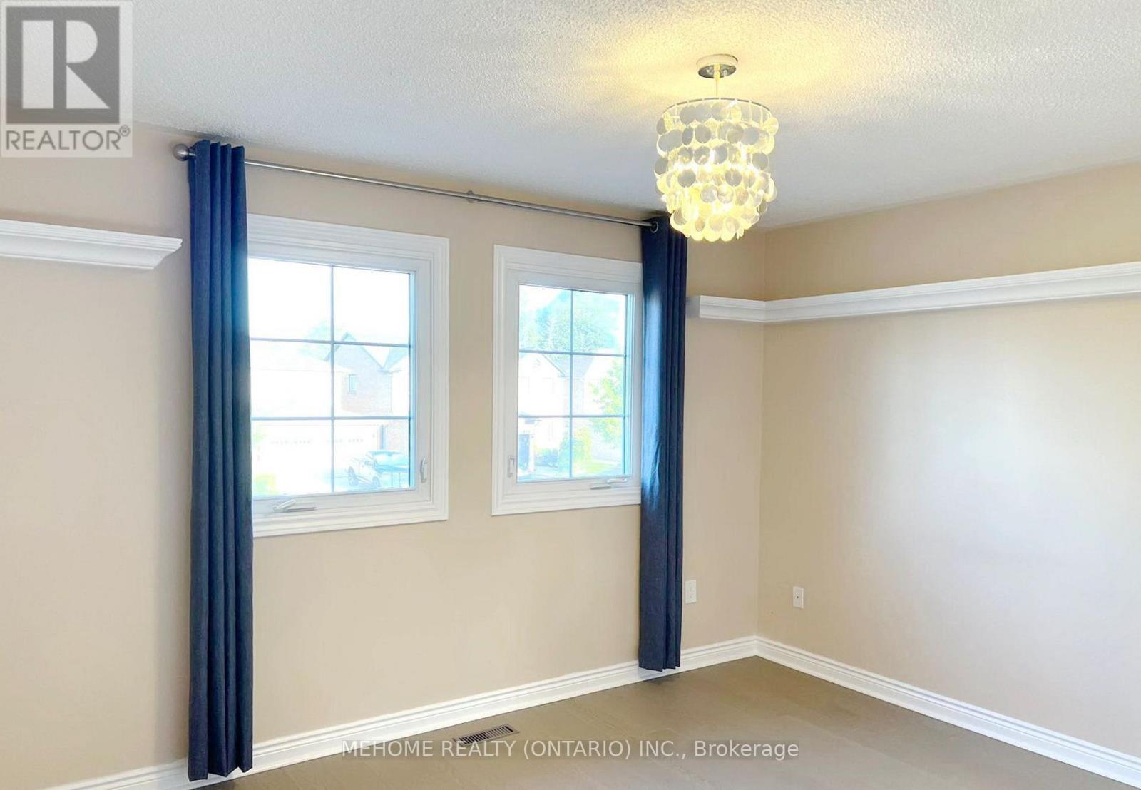 2037 Schoolmaster Circle, Oakville, ON - Indoor Photo Showing Other Room