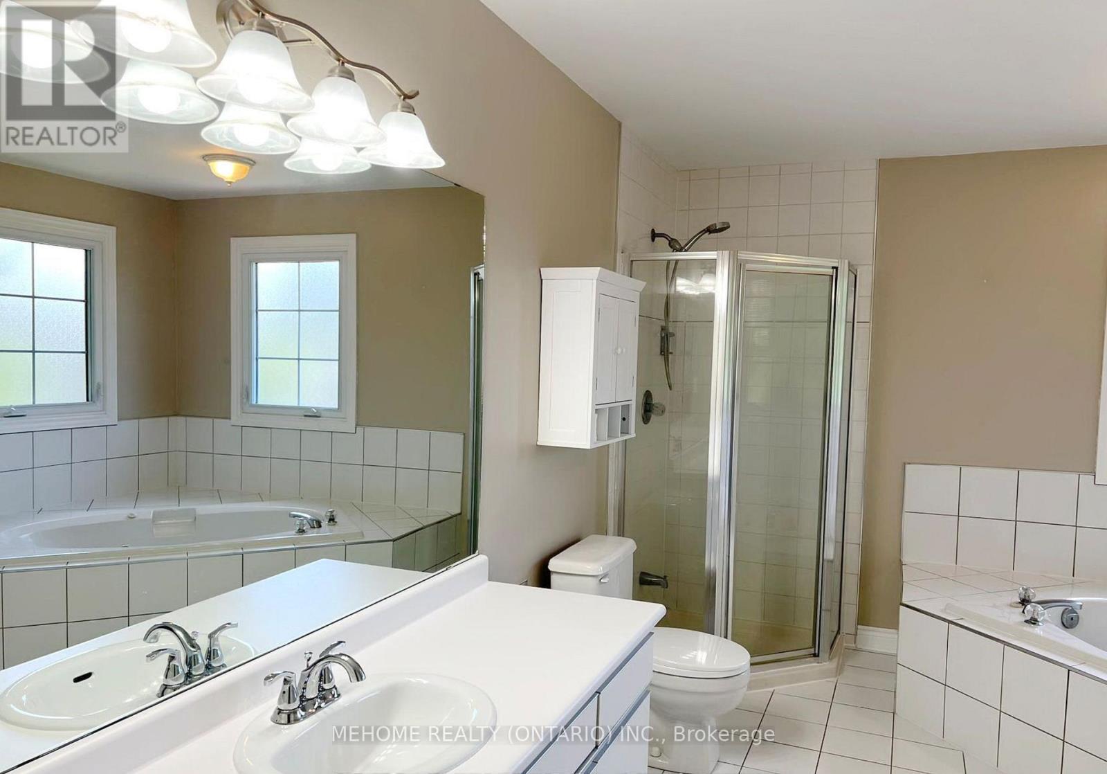 2037 Schoolmaster Circle, Oakville, ON - Indoor Photo Showing Bathroom