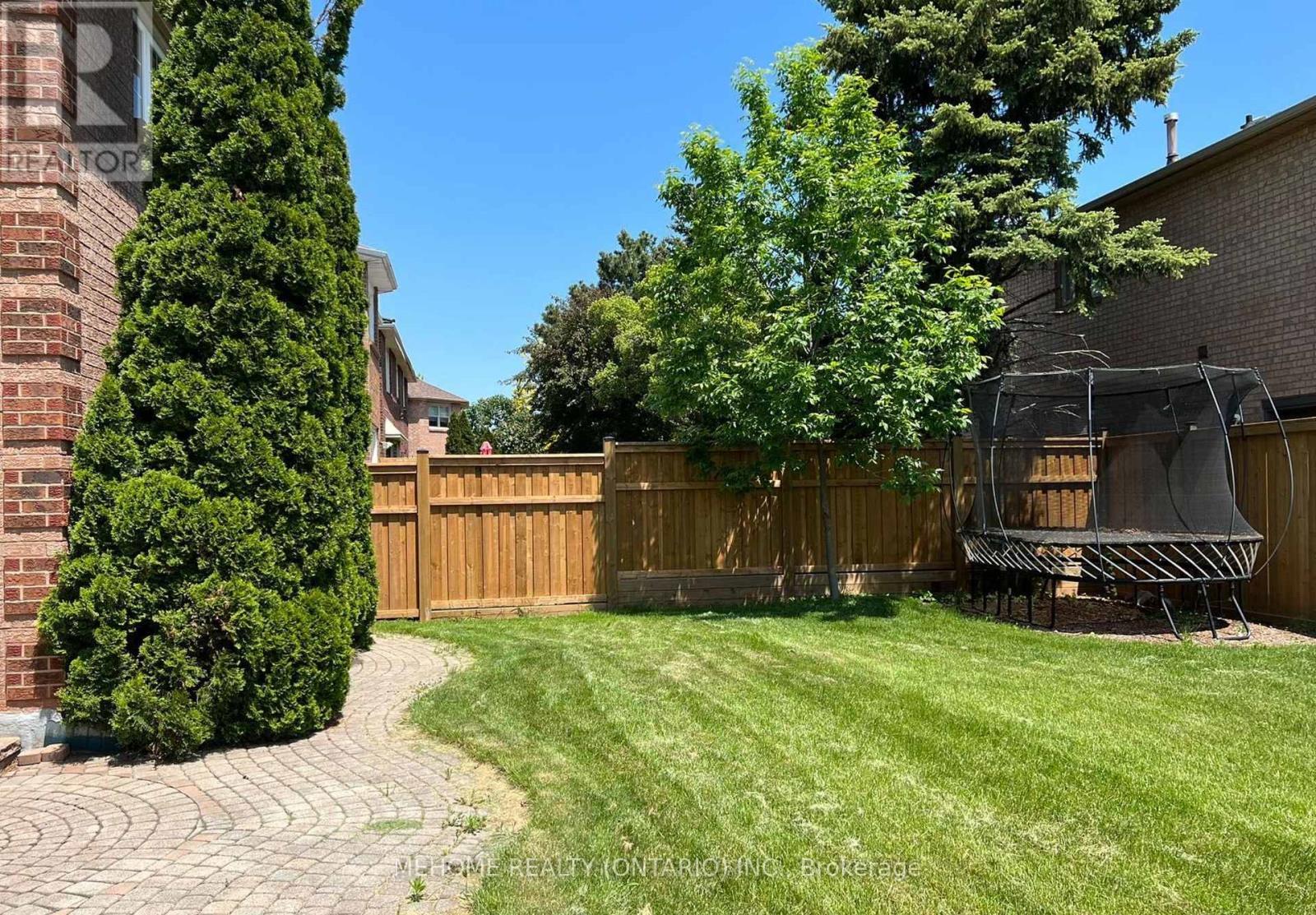 2037 Schoolmaster Circle, Oakville, ON - Outdoor With Backyard