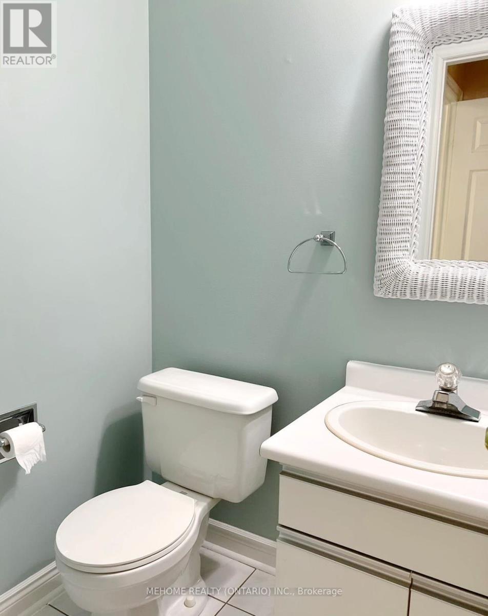 2037 Schoolmaster Circle, Oakville, ON - Indoor Photo Showing Bathroom