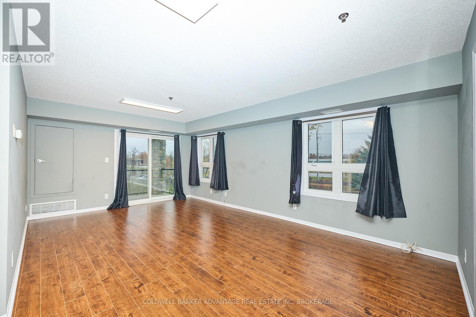 1204 - 330 Prince Charles Drive S, Welland (Broadway), ON - Indoor Photo Showing Other Room