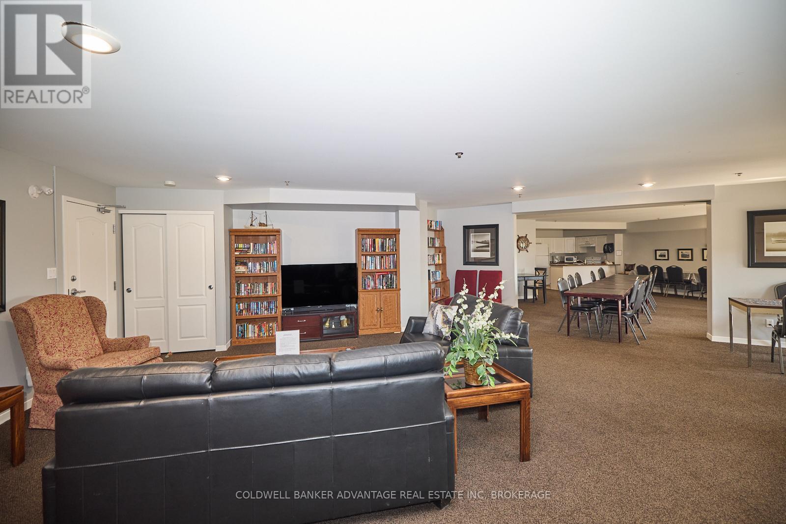 1204 - 330 Prince Charles Drive S, Welland (Broadway), ON - Indoor Photo Showing Living Room