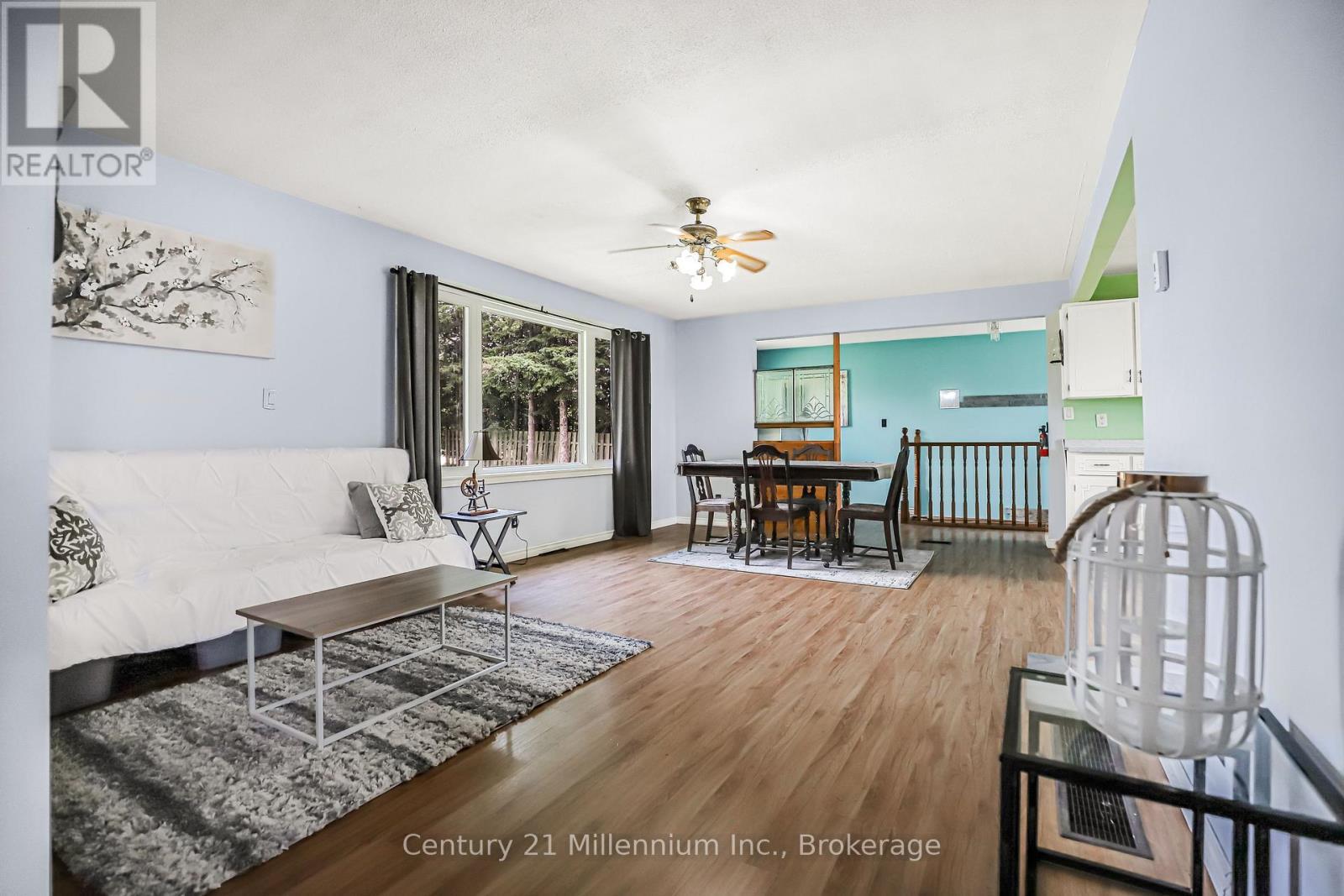 823 12 Concession, South Bruce, ON - Indoor Photo Showing Living Room